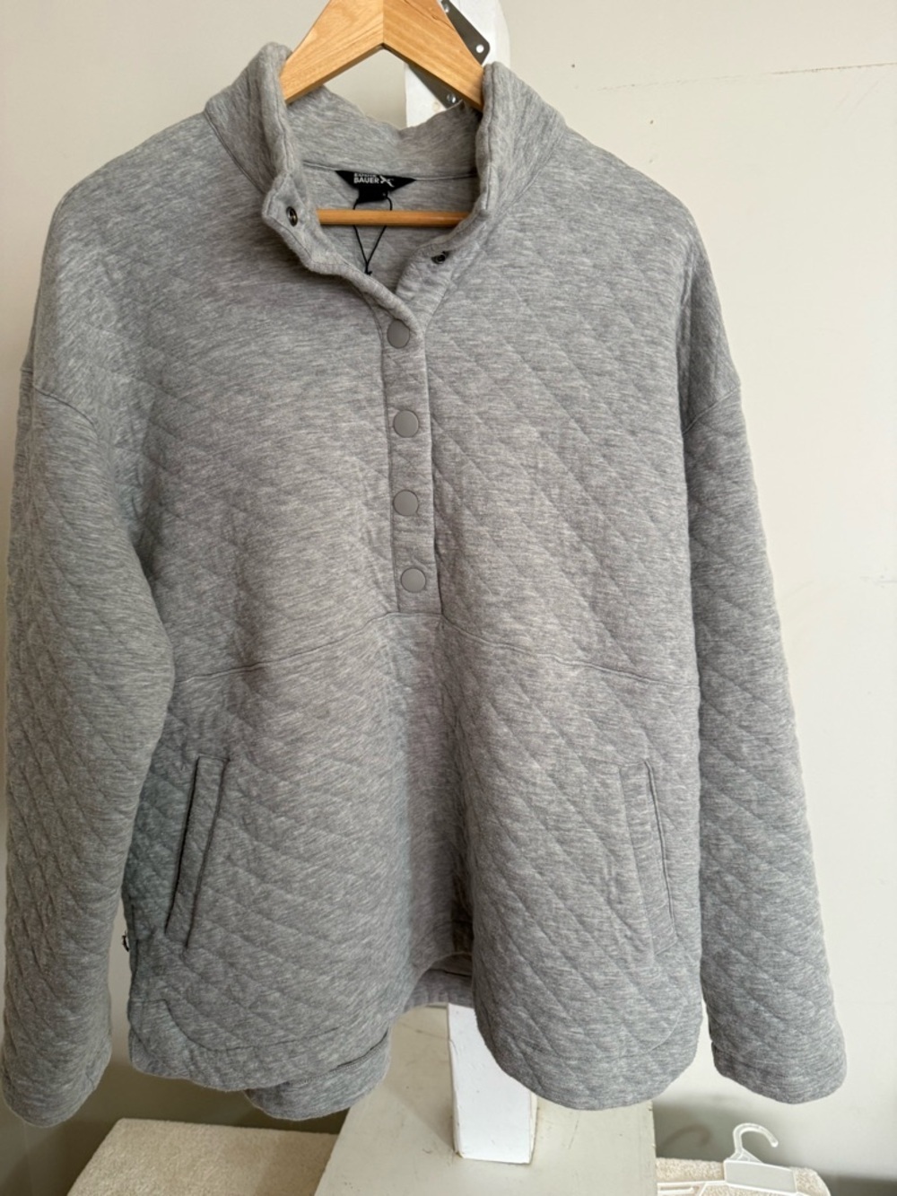 New Eddie Bauer Quilted Sweatshirt - Picture 2 of 10